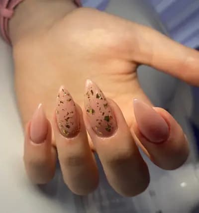 Diiqna nails