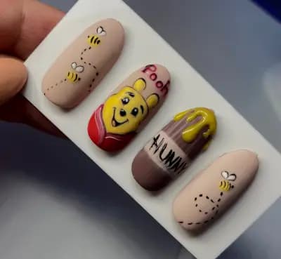 Diiqna nails