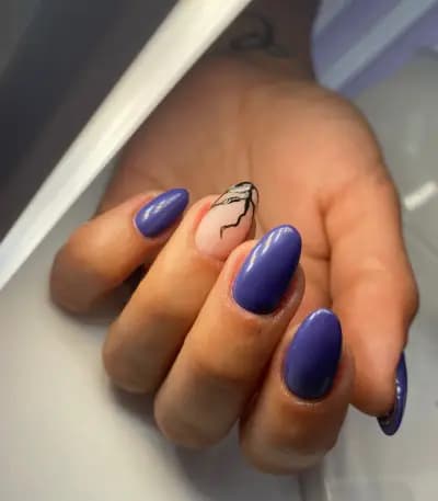 Diiqna nails