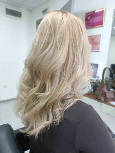 Фризьорски салон Hair Corner