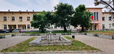 Септември