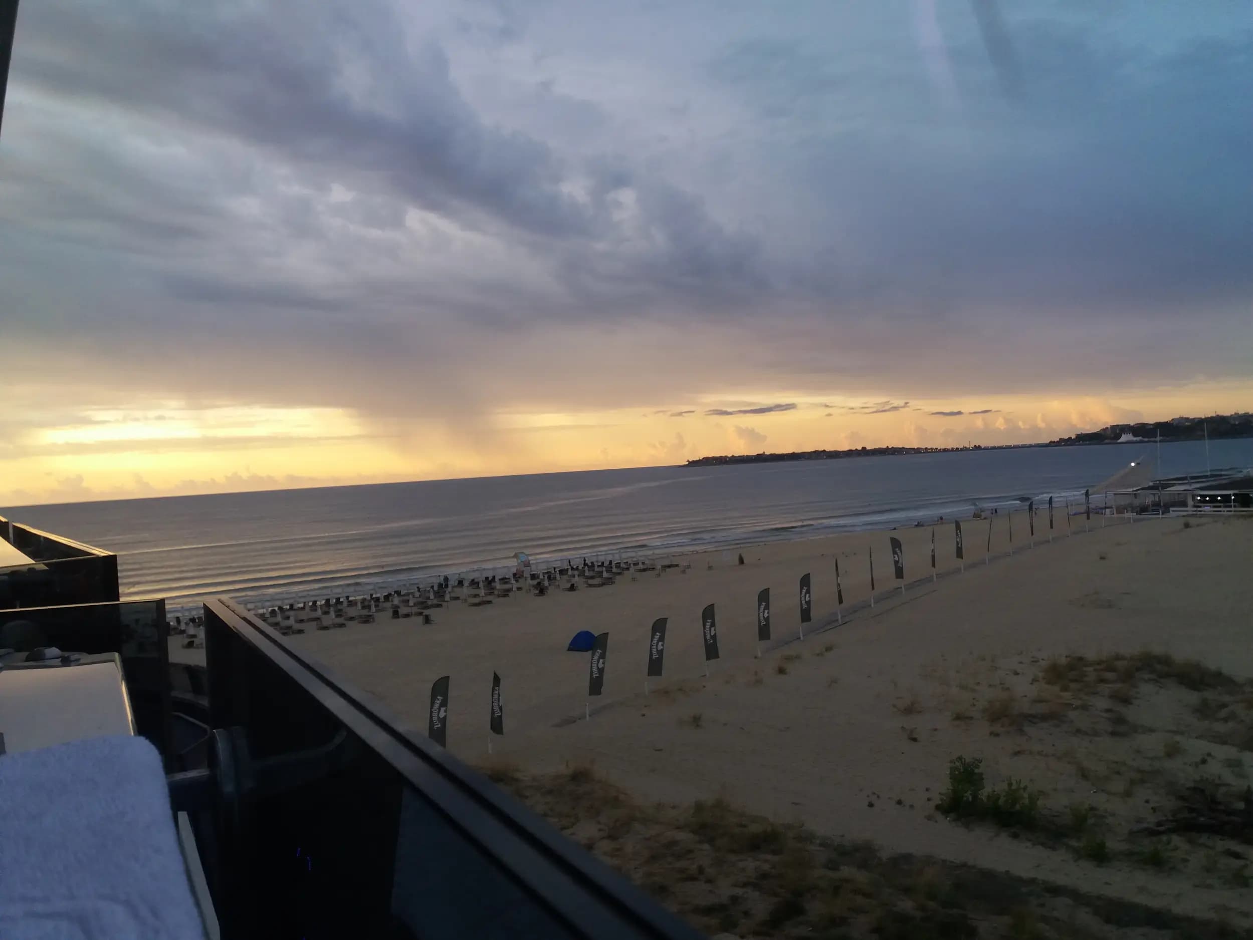 Azaro Beach Club