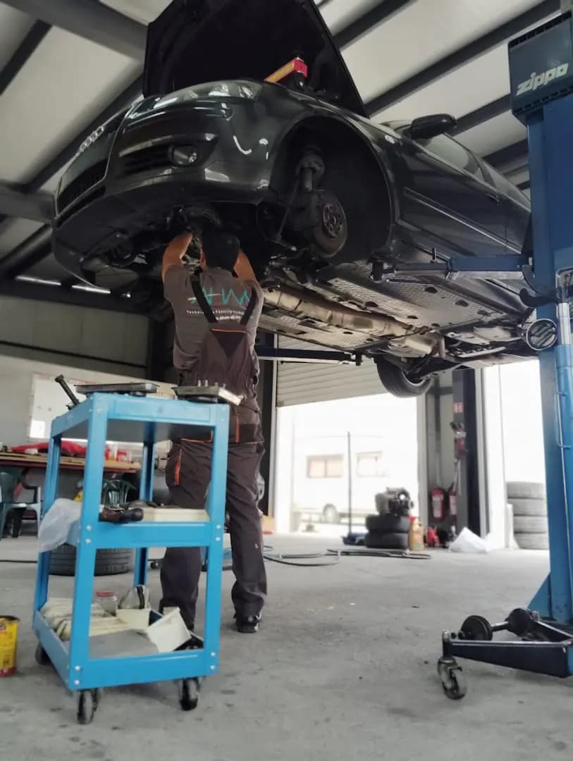 Автокомплекс Кариер ЕООД
