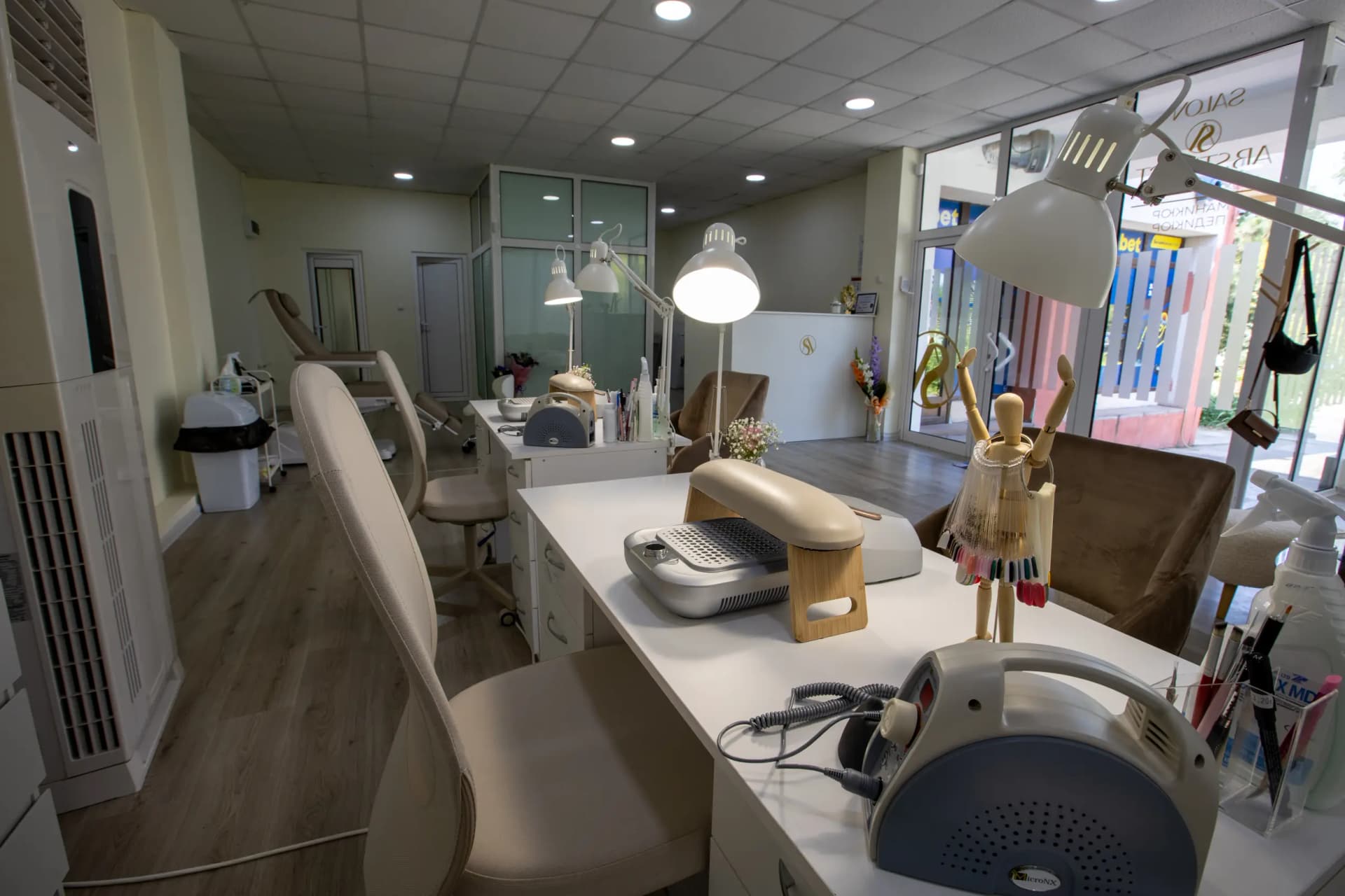 Salon Abstract Anna Hristova