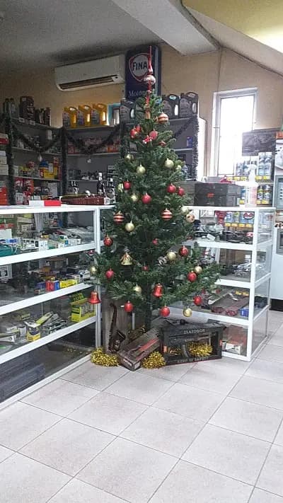 ВИ ЕНД ВИ АВТОЦЕНТЪР