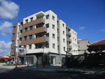 ИНФРАСТРОЕЖИ - Гараж и складова база