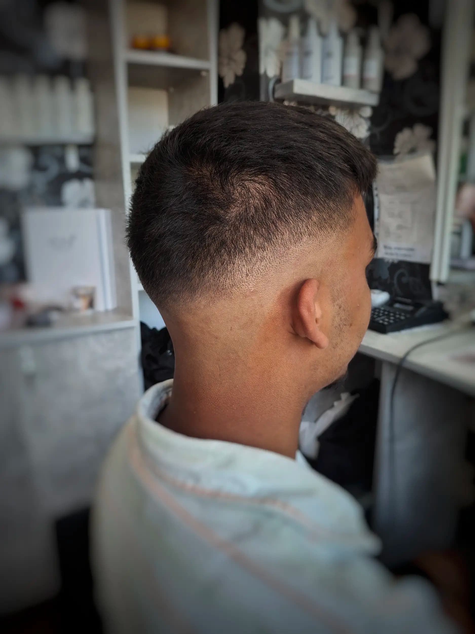 Фризьорски салон Studio Lux