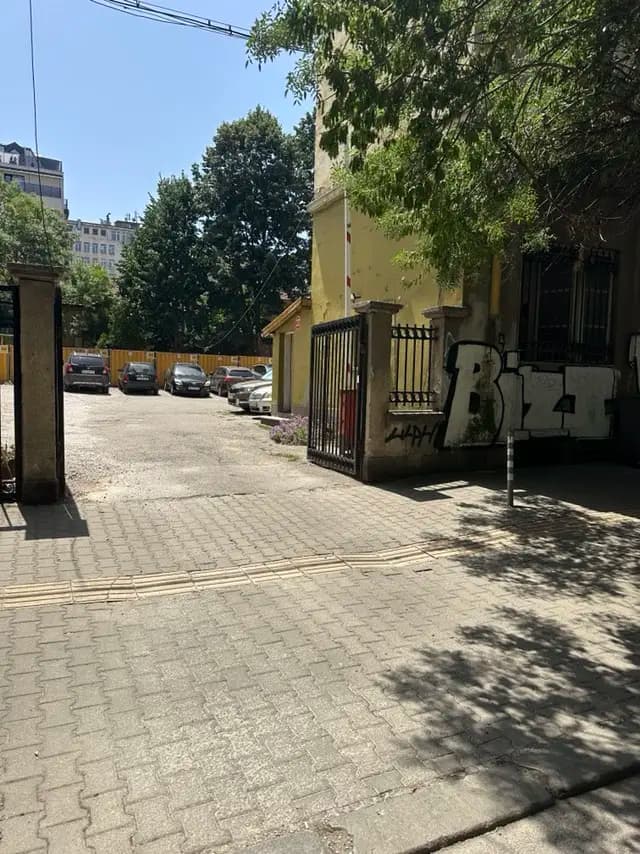 Платен паркинг 24/7 / PARKING