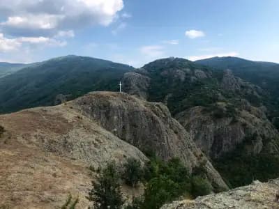 Скално светилище “Кръста”