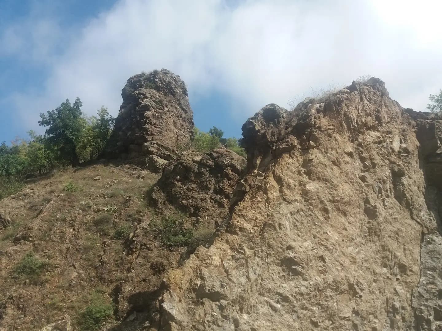 Скално светилище “Кръста”