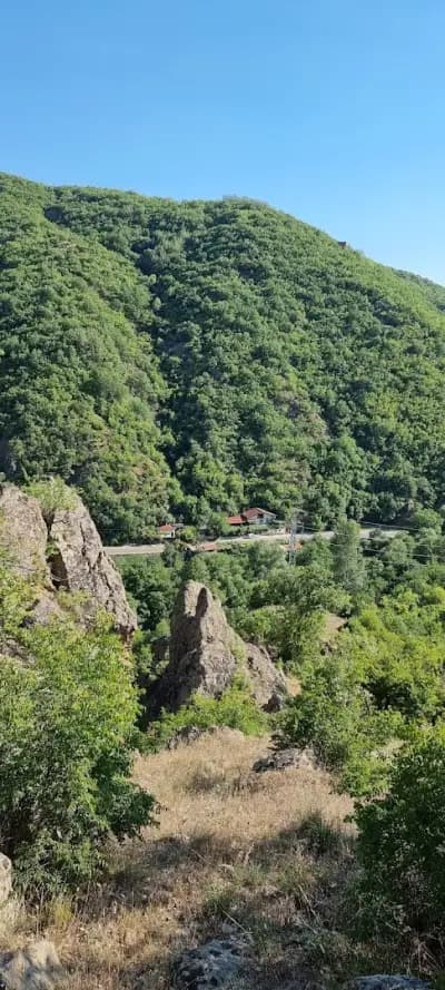 Скално светилище “Кръста”