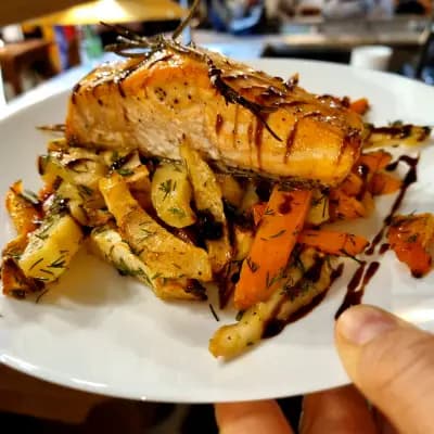 РЕСТОРАНТ ЕРДИНЧЕ - ИЗГРЕВ (Erdinche Restaurant)