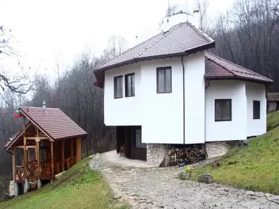 Ири Хисар