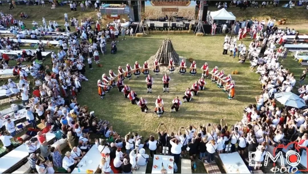 Фолклорен Танцов Клуб "ВЕСЕЛЧАНИ" - гр. Добрич