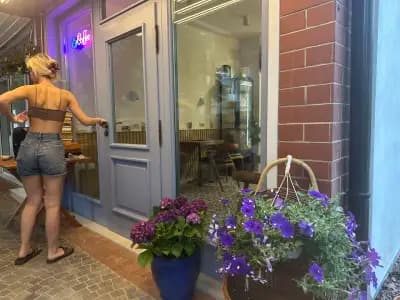 Tiny cafe 44