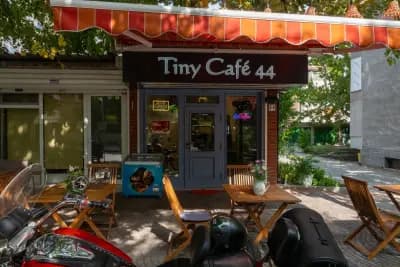 Tiny cafe 44