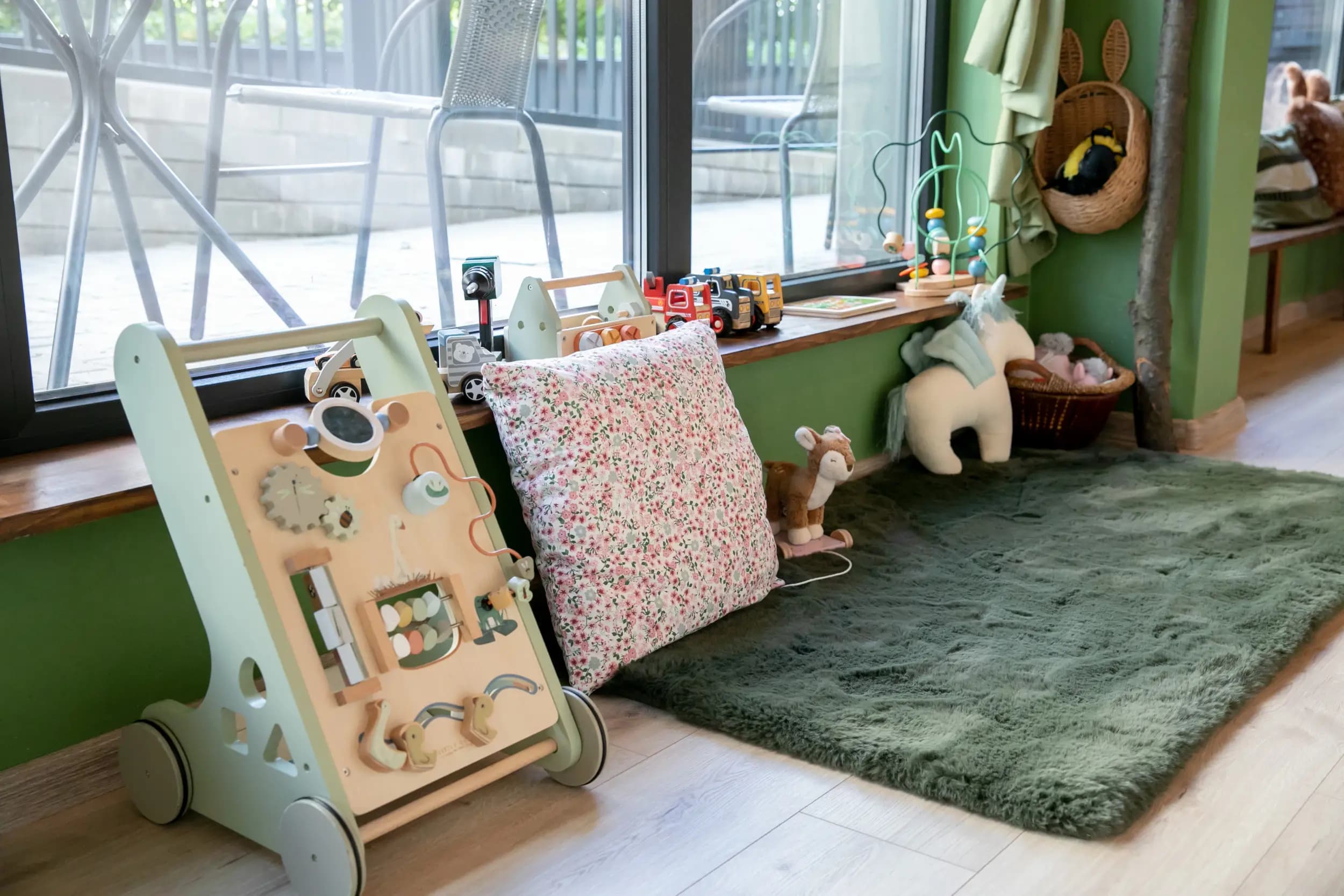 "Вълшебният кът" - кафене и място за детска игра