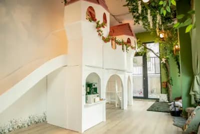 "Вълшебният кът" - кафене и място за детска игра