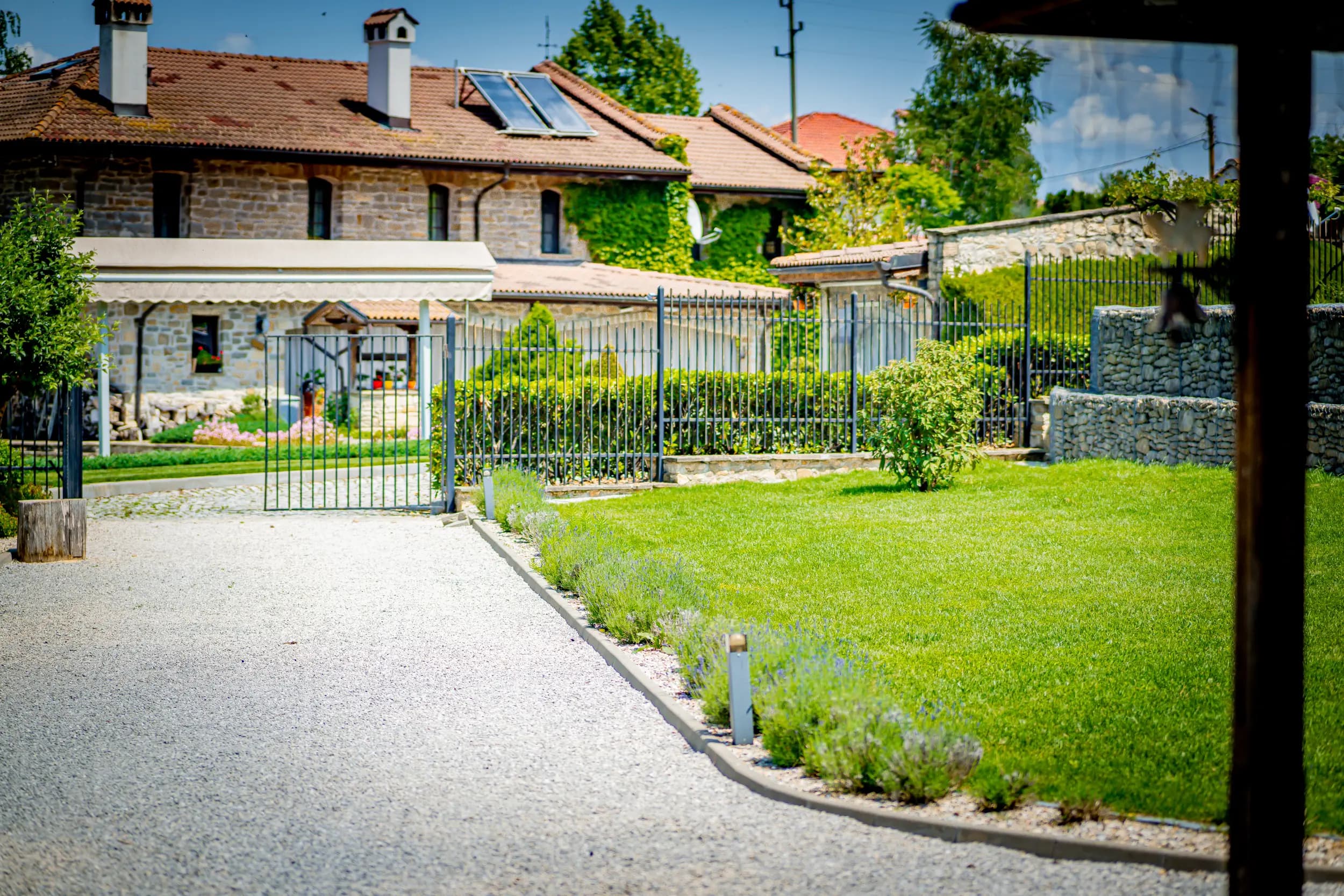 Къща за гости - "Къпиновата къща"