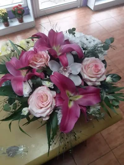 Магазин за цветя "Juliana flowers"
