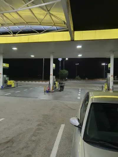 Бензиностанция FAR Petroleum