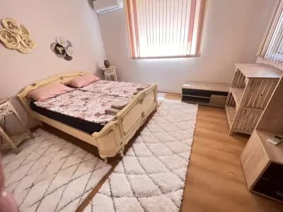 Къщата с Огледалата - The Mirrors GuestHouse