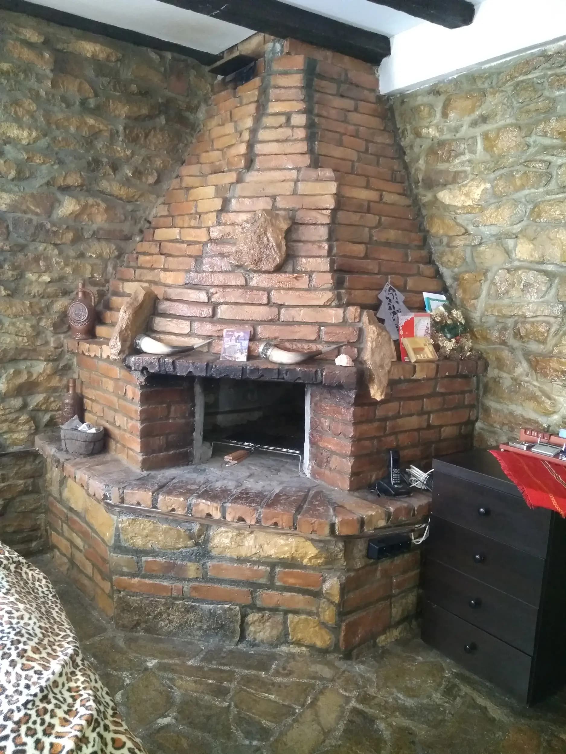 КЪЩА ЗА ГОСТИ ПОЛИ