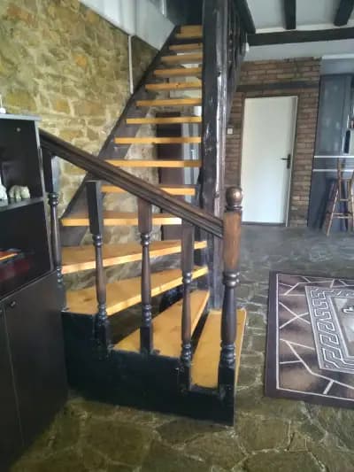 КЪЩА ЗА ГОСТИ ПОЛИ