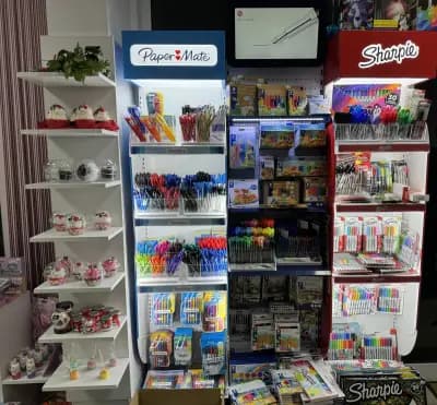 Книжарница Рая и Зара