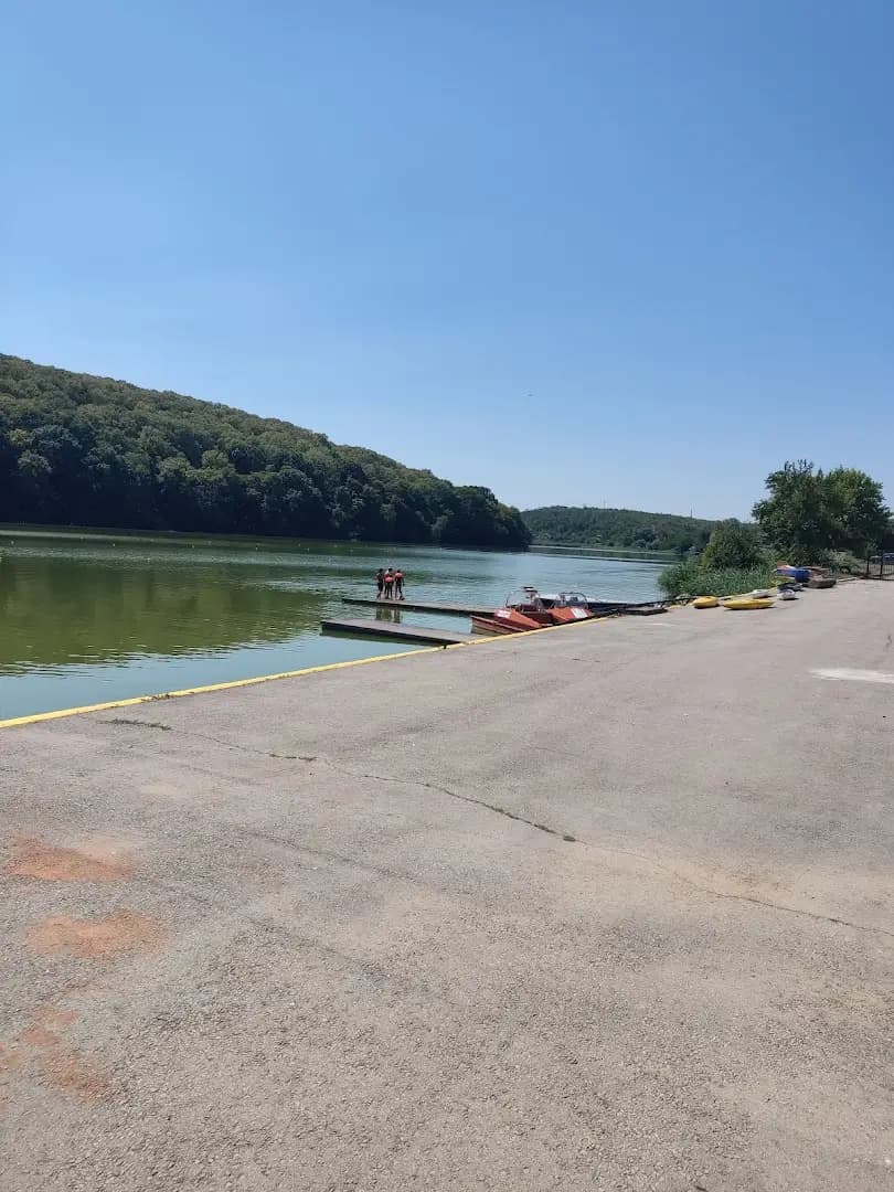 Гребна база