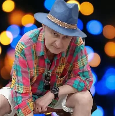 GALLERY BORIS WAKE OLD SPOT ATELIER