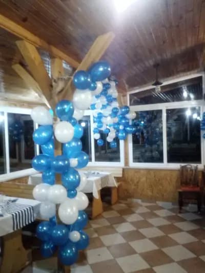 Кафе и детска площадка