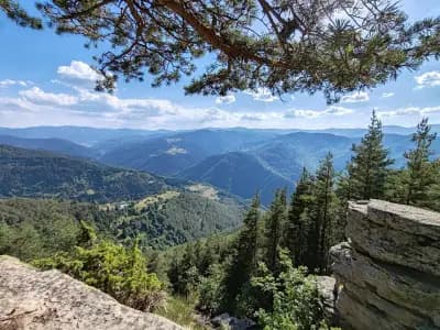Скално образувание "Вързаният камък"