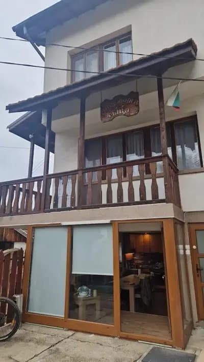 Iundova Guest House