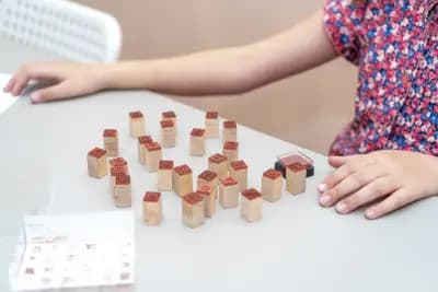 Школа по английски и български език "Класната стая на Ралица"