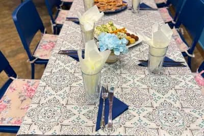 Детски парти клуб "Шарен свят"