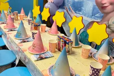 Детски парти клуб "Шарен свят"