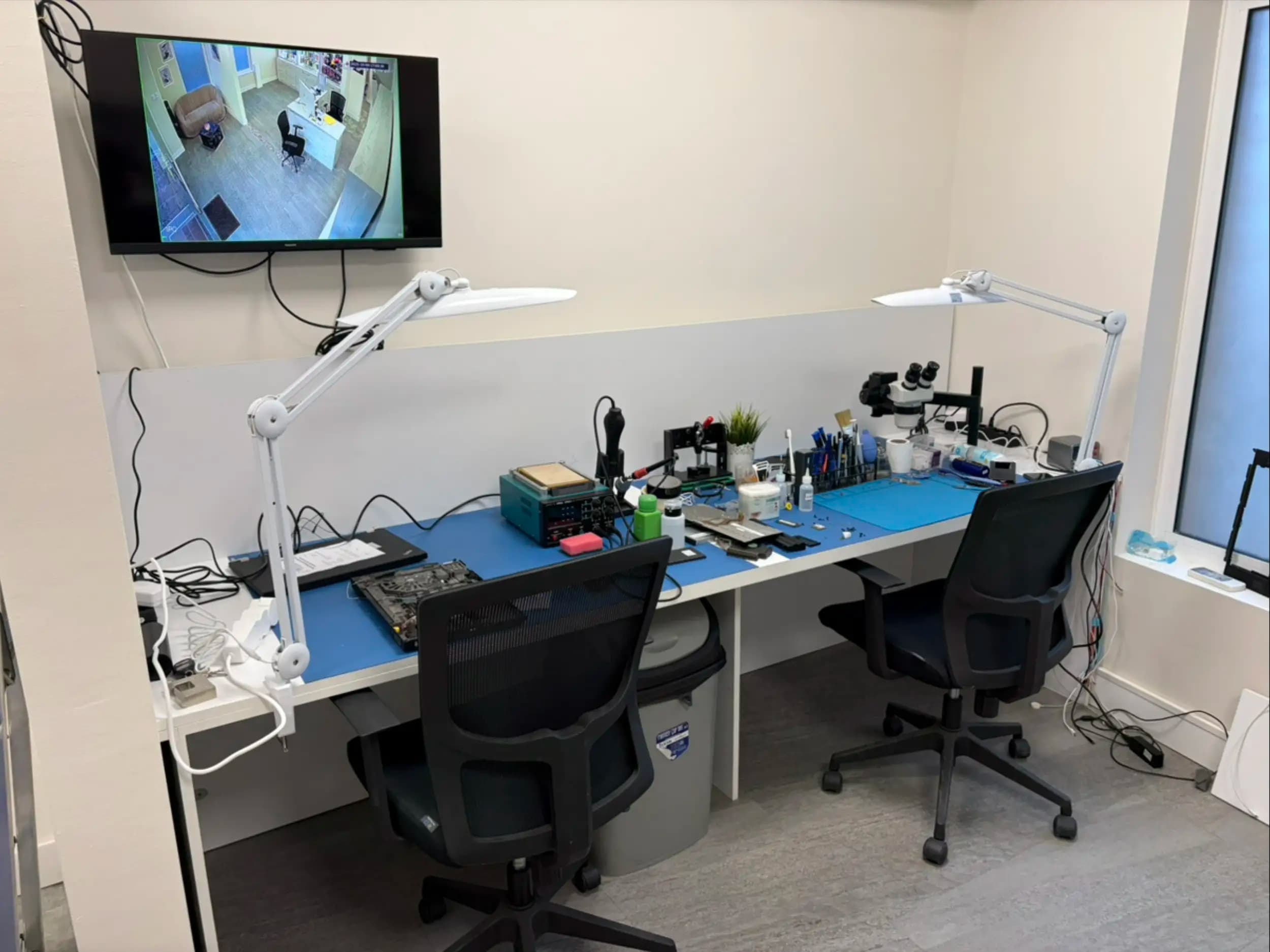 Ремонт на GSM телефони и компютри Адвансинг Сервиз ЕООД