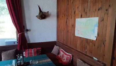 Хотел-механа Ярловци