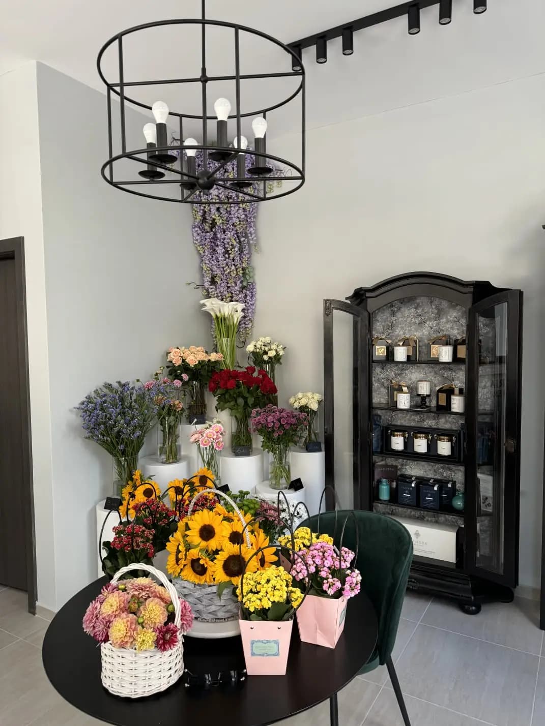 Wisteria Lane Flower Shop