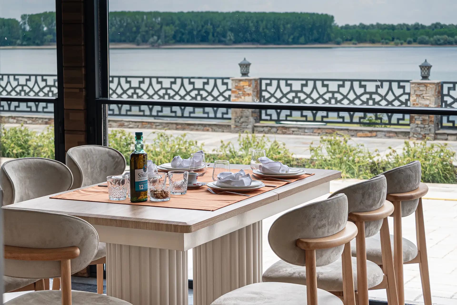 Danubius View-Luxury Hotel and Hall