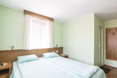 Guest House "Roden Dom"