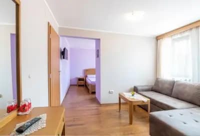Guest House "Roden Dom"