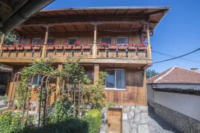Guest House "Roden Dom"