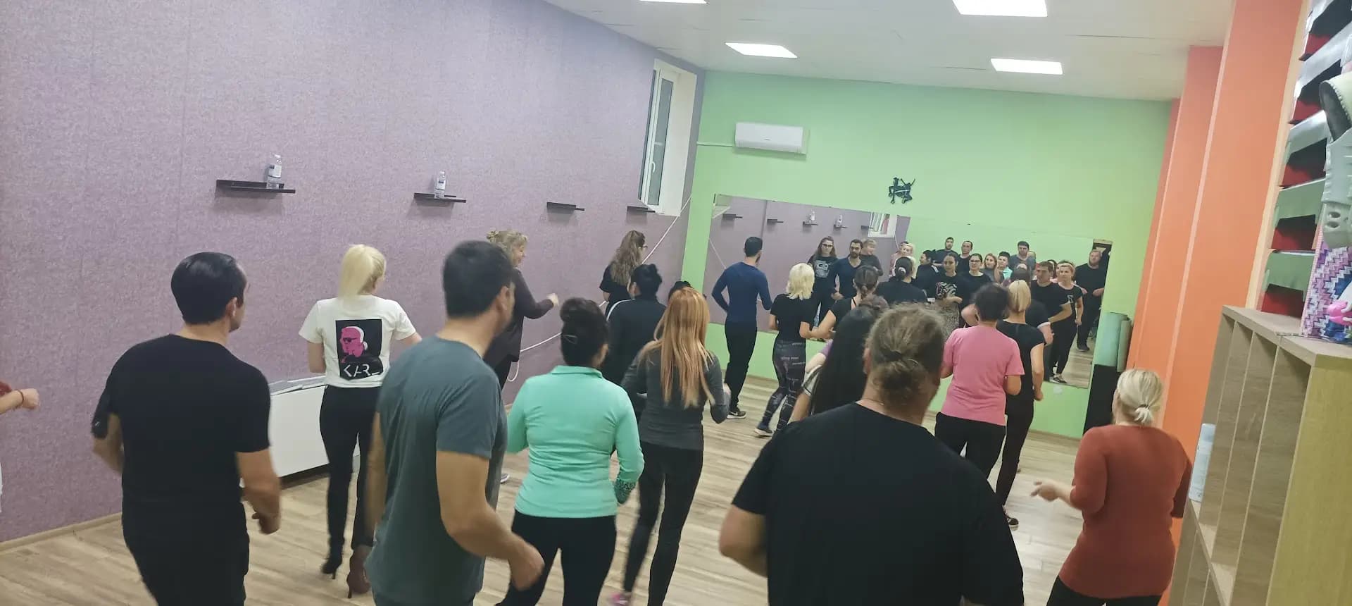 El Bace Dance club - Montana - социални латино танци - салса, кизомба и бачата танци