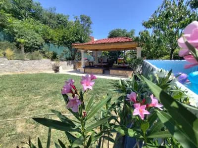 Детски кът * Щастливи сърца * - Вила * Михаела *