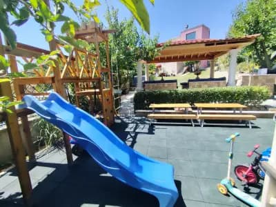 Детски кът * Щастливи сърца * - Вила * Михаела *