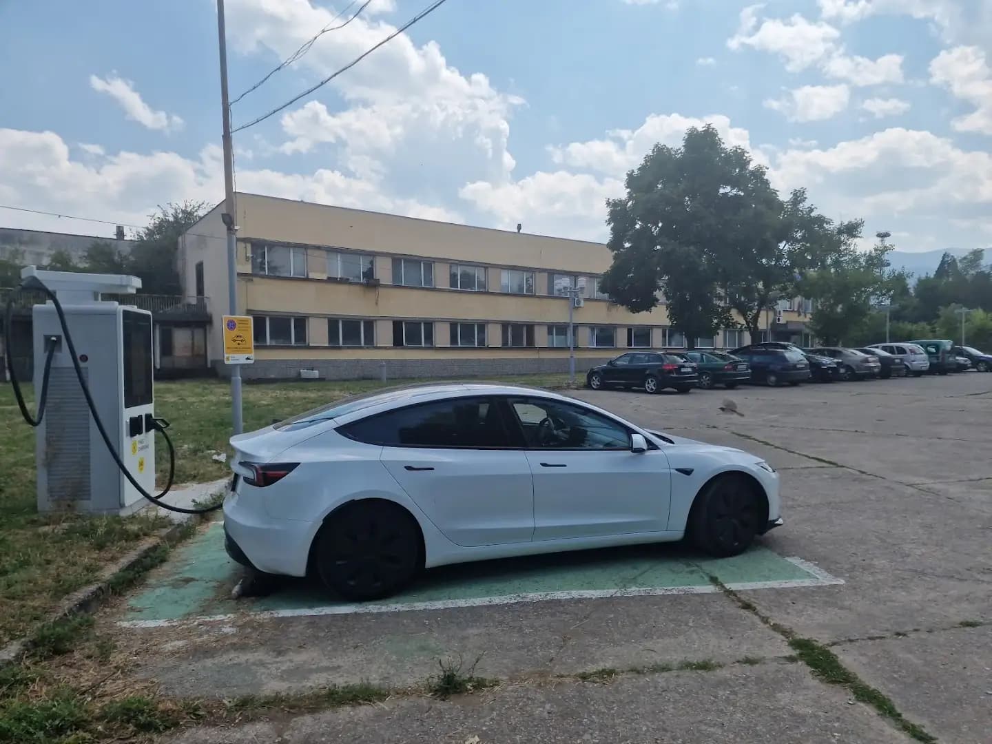 Станция за зареждане Fines
