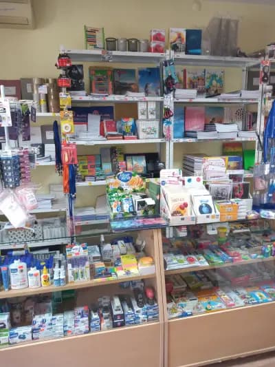 Книжарница "ЛОРА"