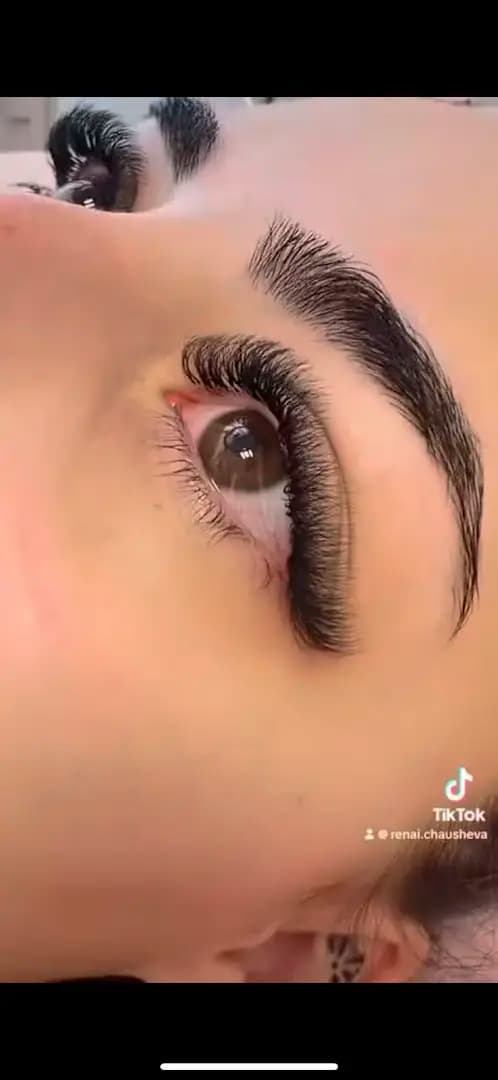 Студио за миглопластика ЯR Lashes
